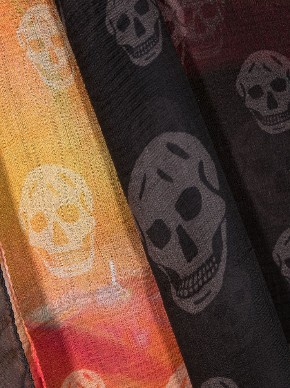 Skull-jacquard gradient silk scarf