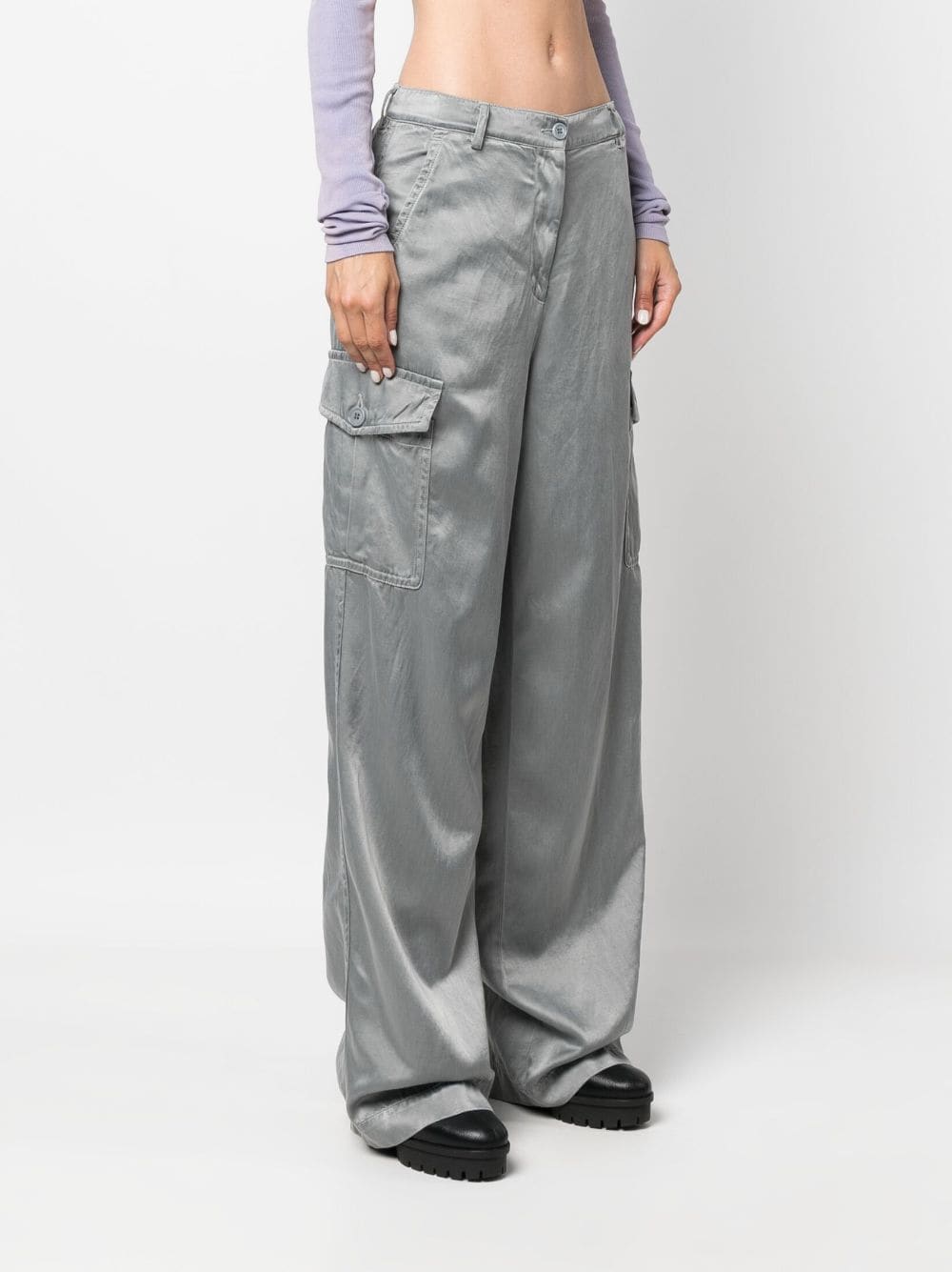 Wide-leg cargo trousers