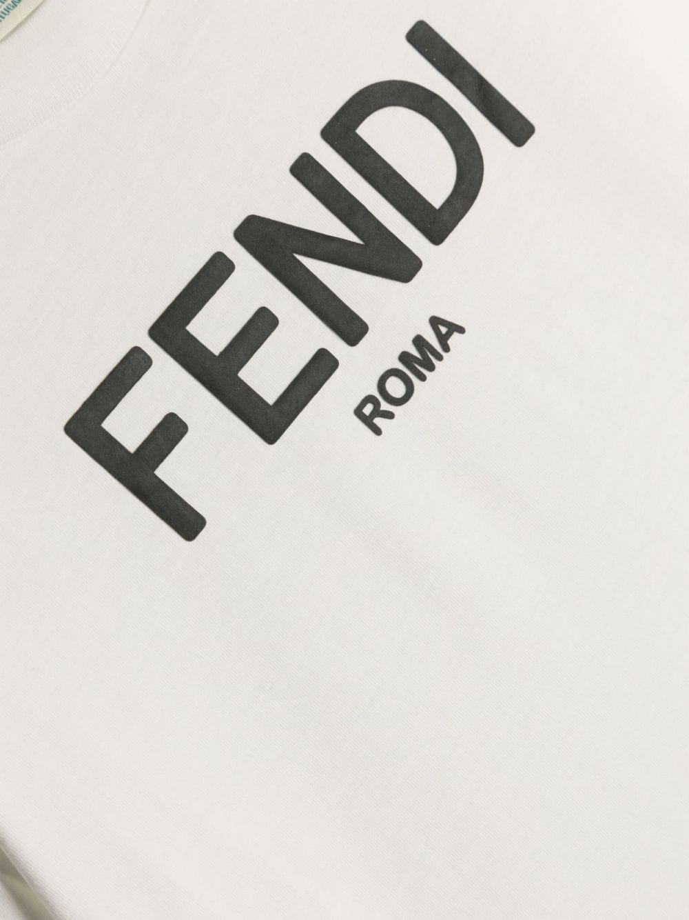 White front logo long sleeves t-shirt