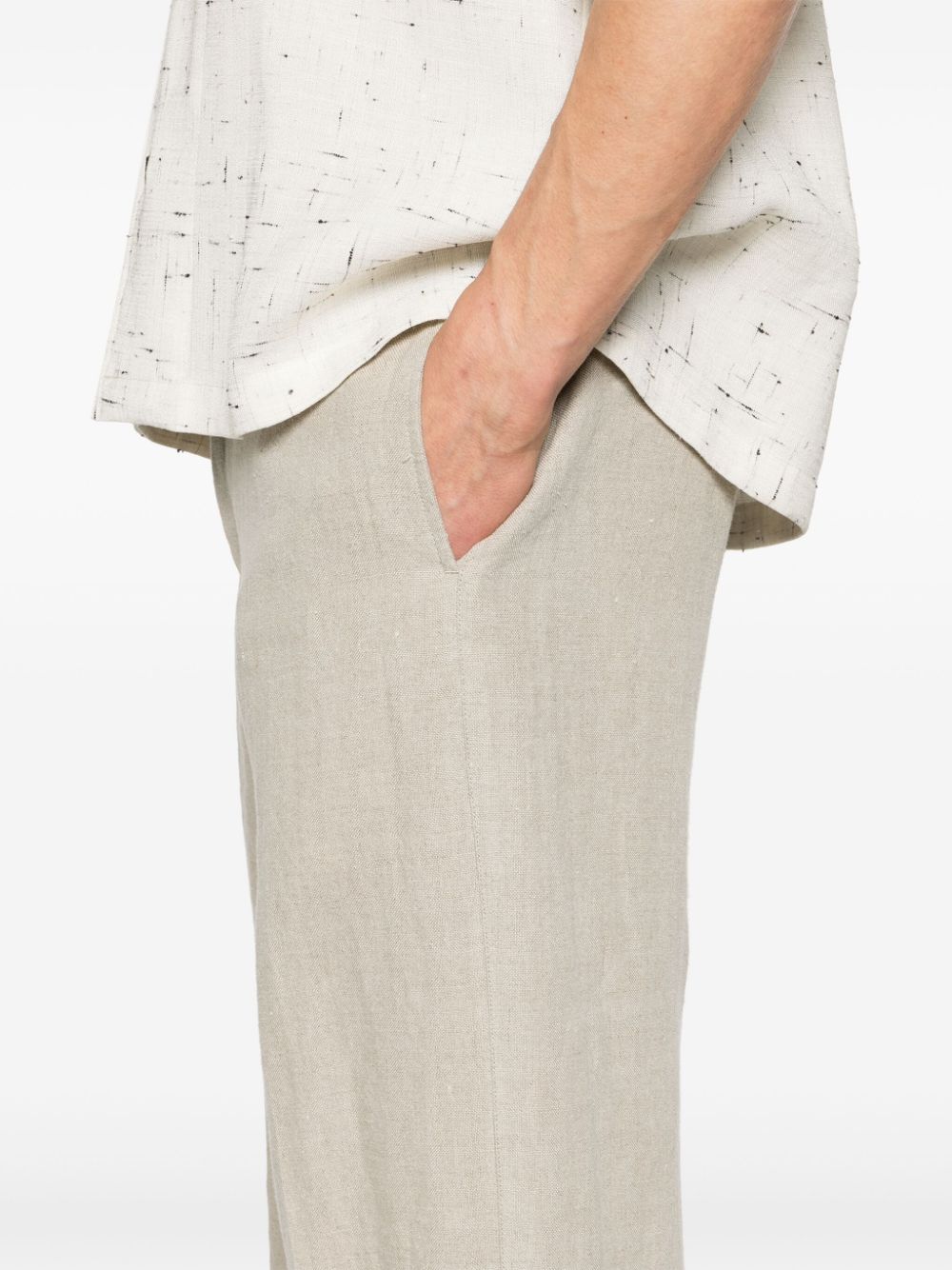 Straight linen trousers<BR/><BR/><BR/>