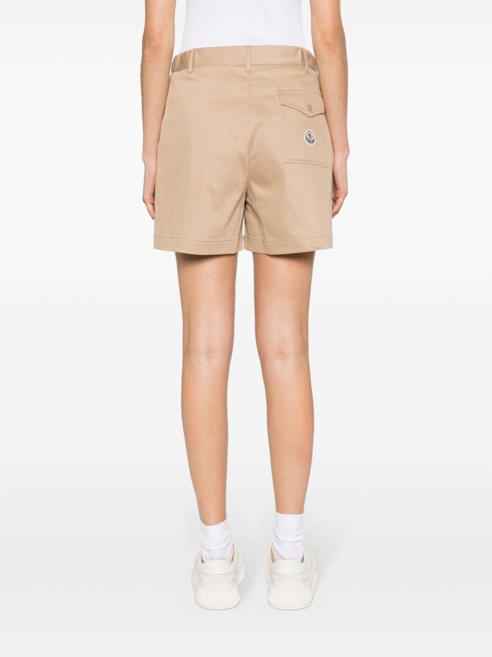 Shorts in garbadine con patch logo<br><br><br>