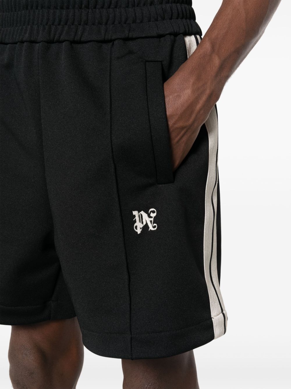 Embroidered logo to the side shorts
