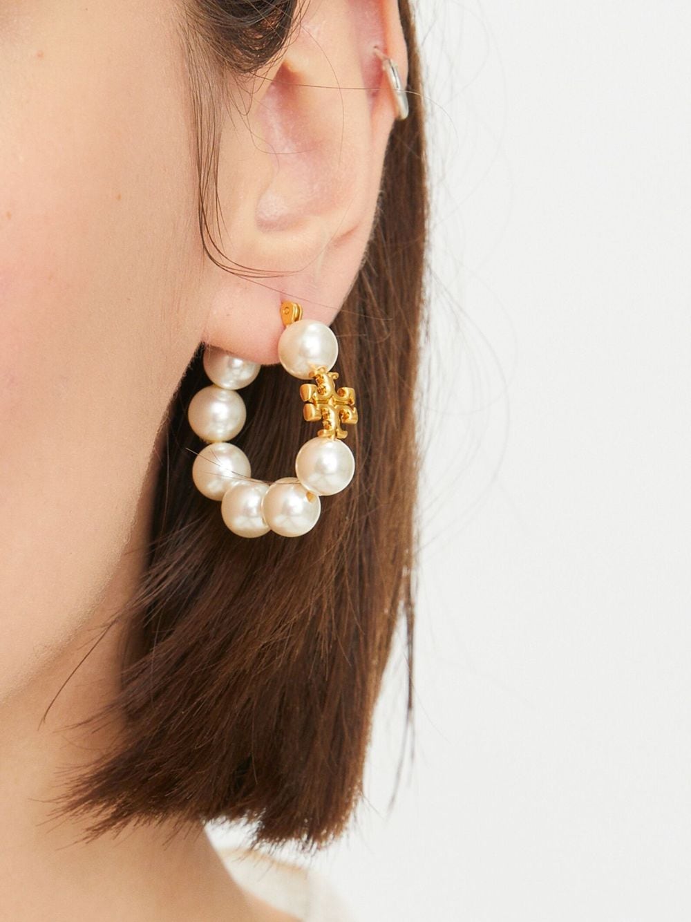 Kira pearl-detail hoop earring<BR/><BR/><BR/>