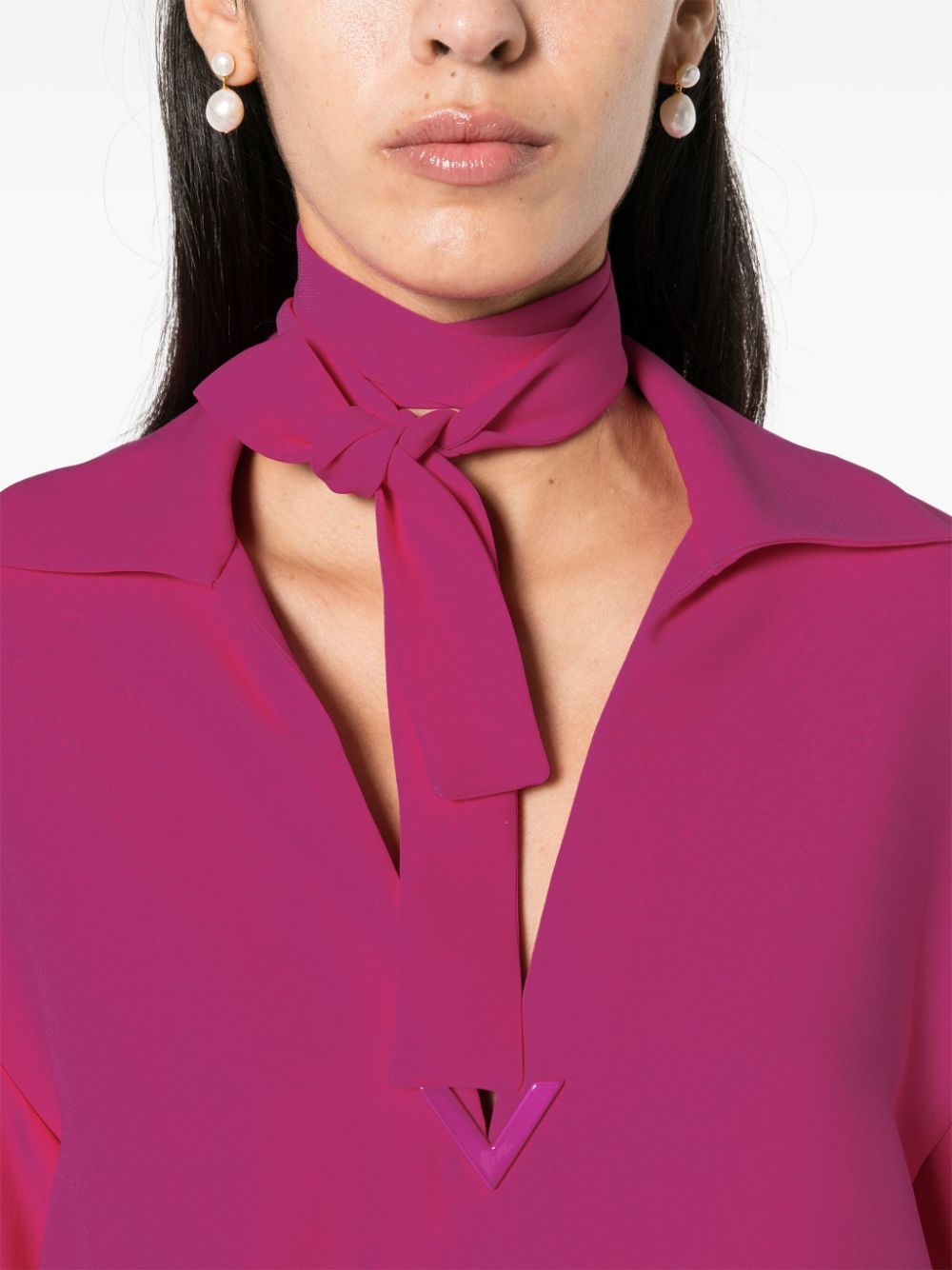 V-logo silk blouse<BR/><BR/>