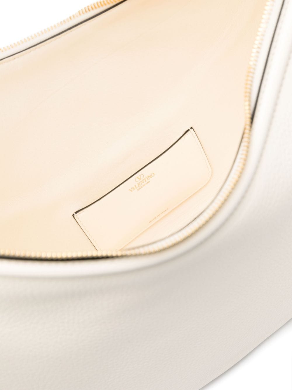 VLogo Signature leather shoulder bag<BR/><BR/>