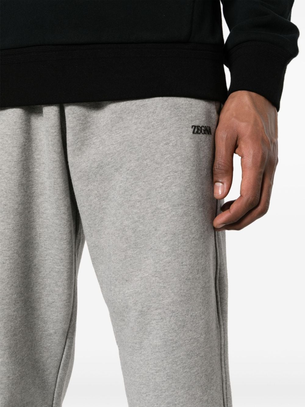 Pantaloni sportivi in ​​cotone con applicazione logo<br><br><br>