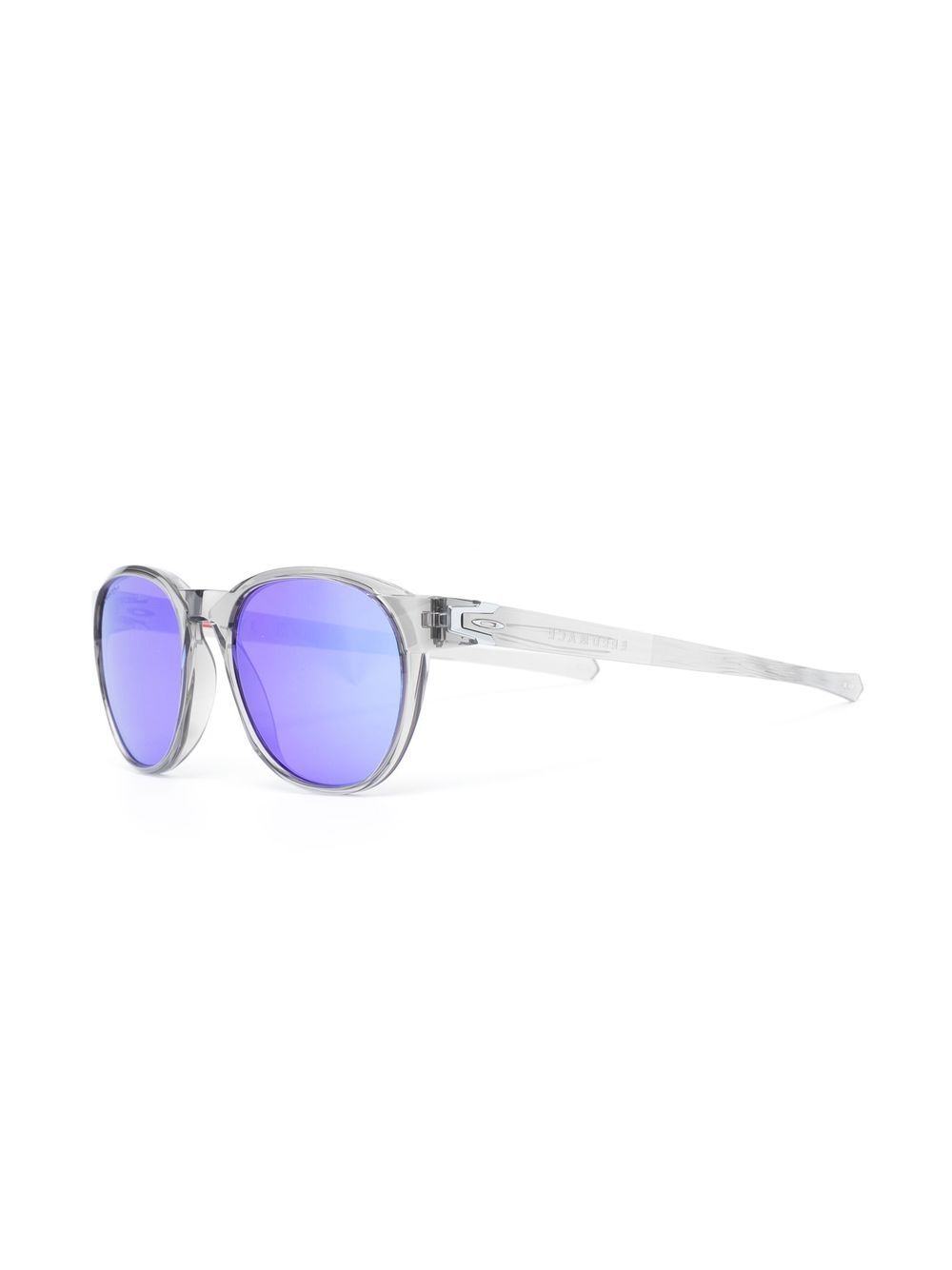 Mirrored-lenses sunglasses