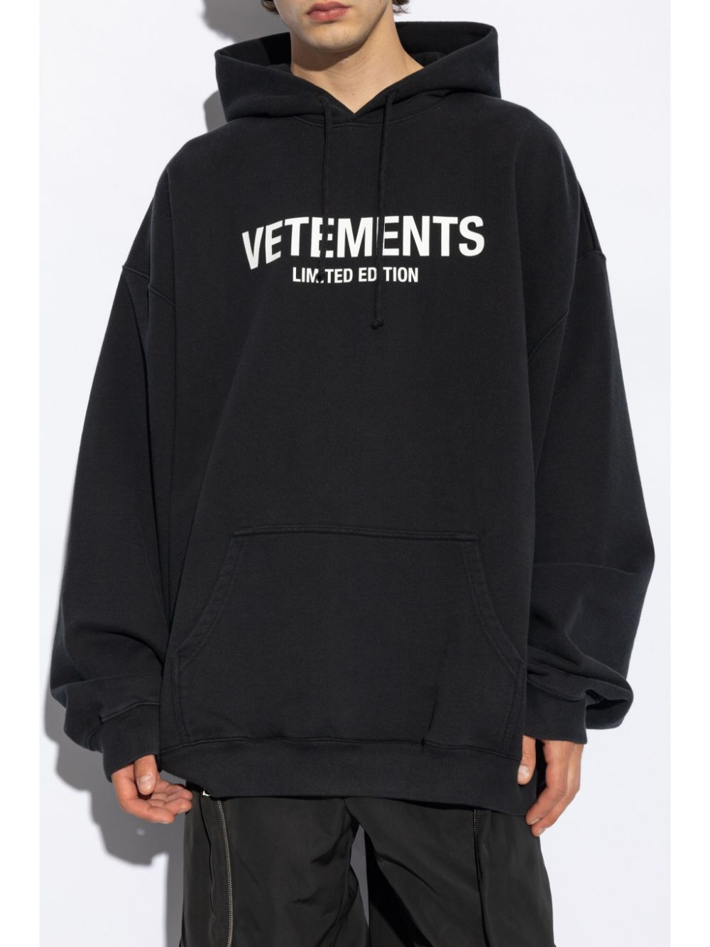 VETEMENTS UA65HD250LWASHED BLACK/WHITE