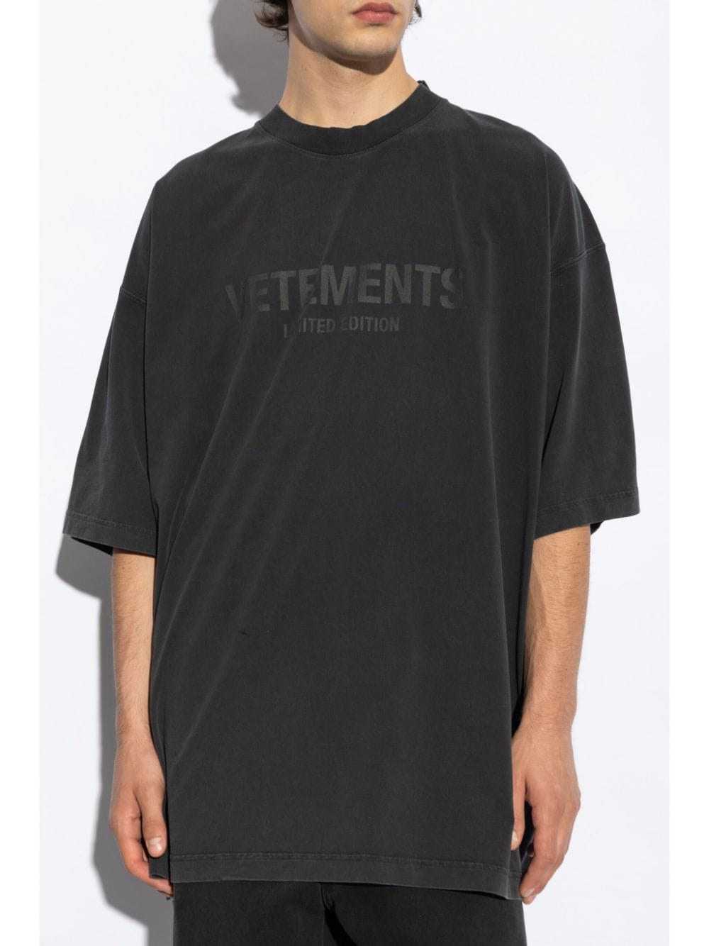 VETEMENTS UA65TR250BBLACK