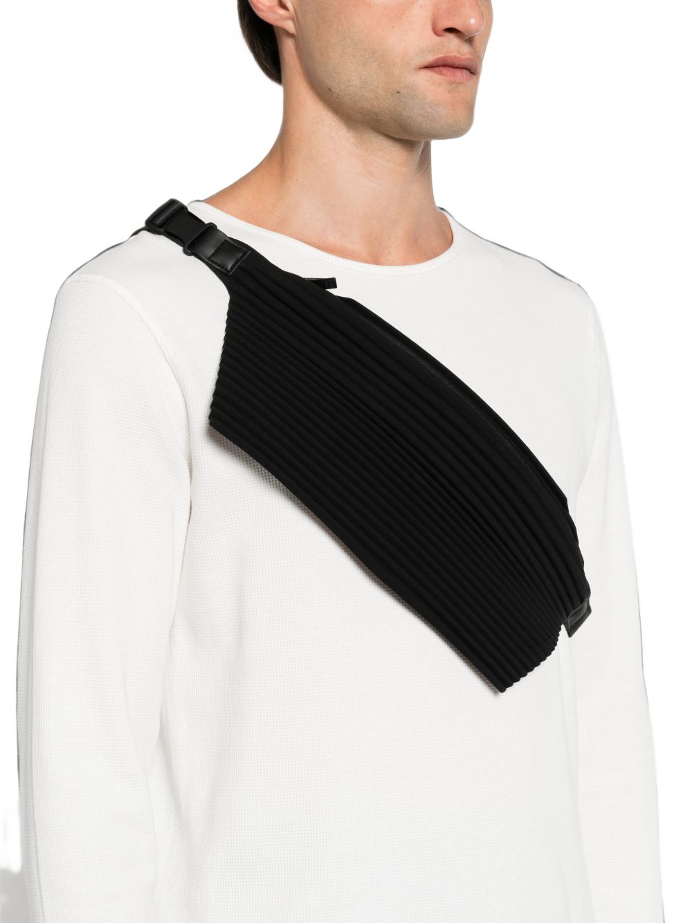 PLEATS slim bag HP68AG411 15 HOMME PLISSÉ ISSEY MIYAKE 