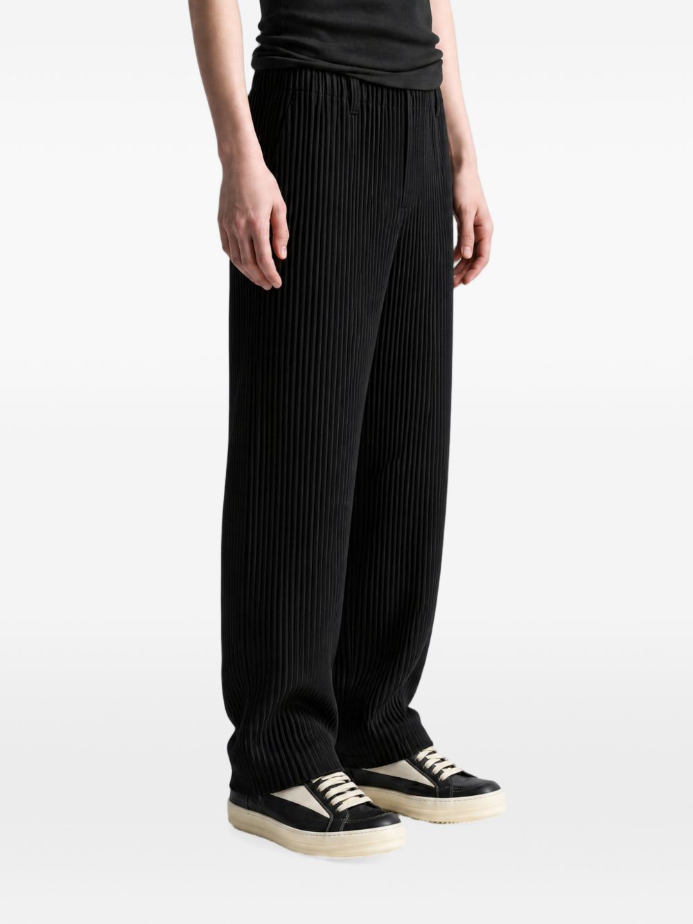 plissé-effect cropped trousers HP68JF550 15 HOMME PLISSÉ ISSEY MIYAKE 