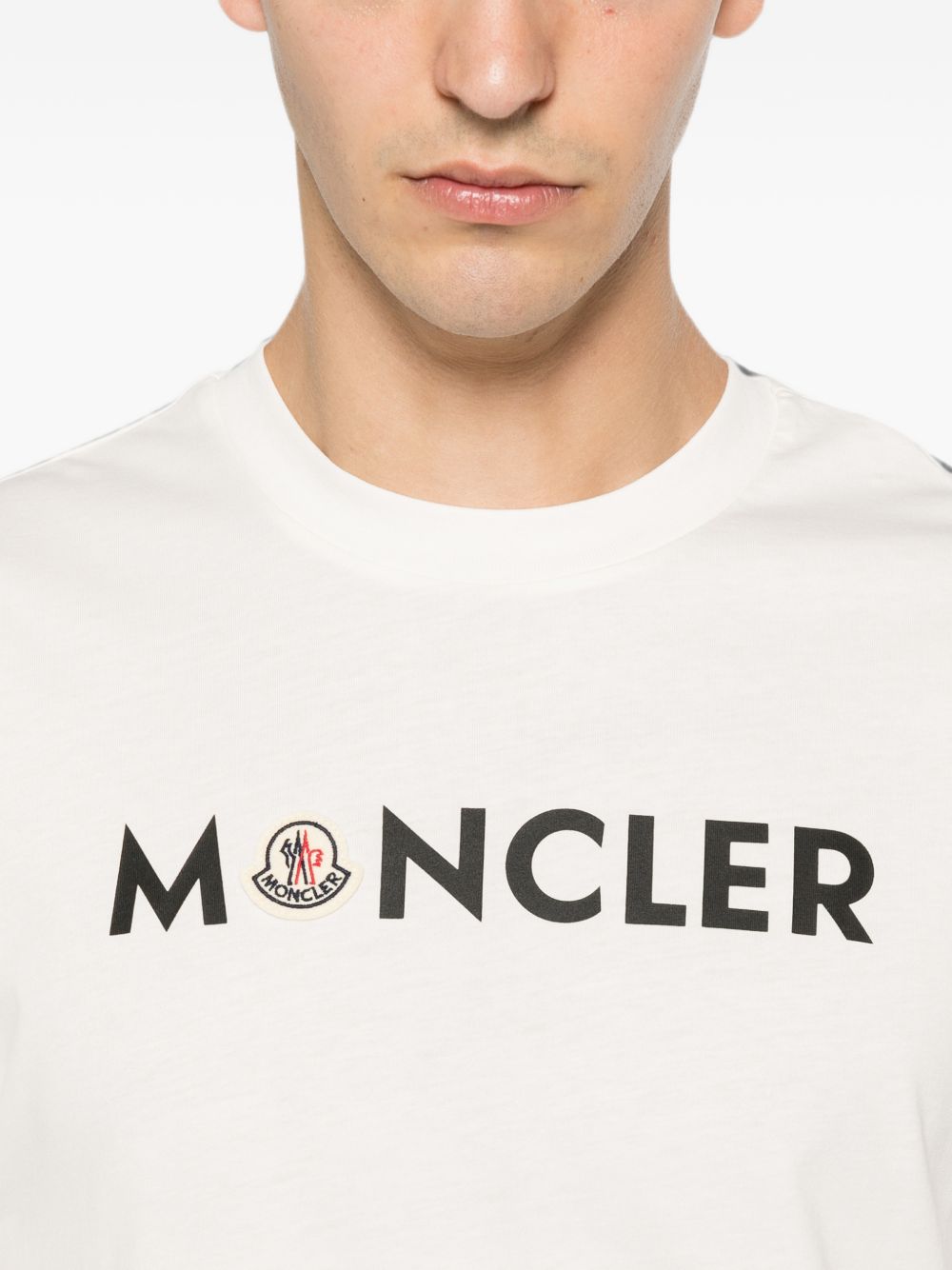 Logo Cotton T-Shirt L20918C00051 89B8Q034 MONCLER 