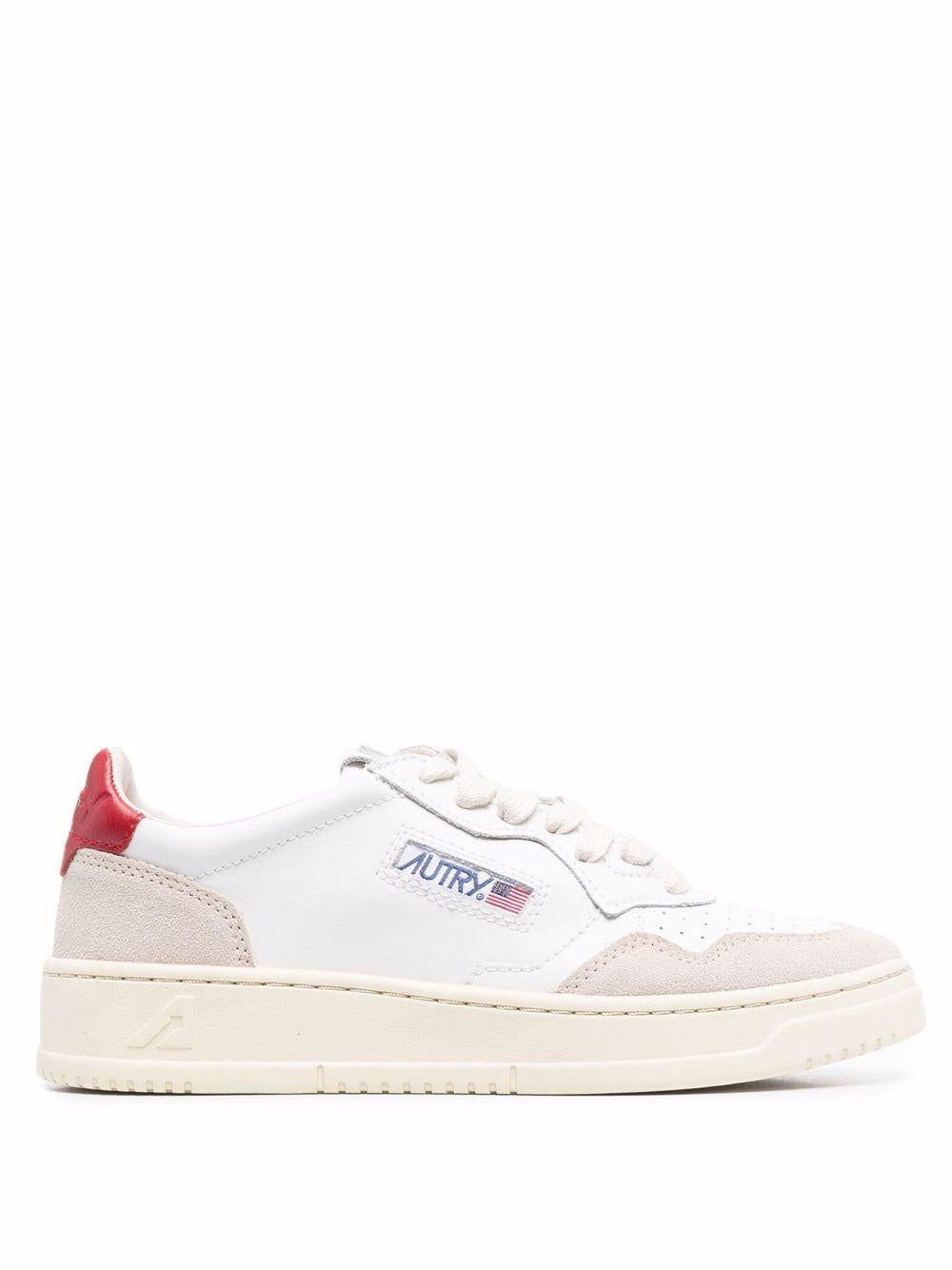 Medalist Low Sneakers in White Leather and Beige Suede AULW LS43WHT/RED AUTRY 
