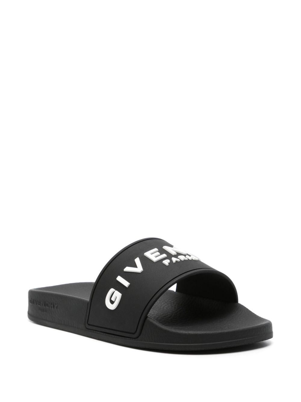 Embossed-logo slides<BR/><BR/><BR/> BE3004E1UM 001 GIVENCHY 