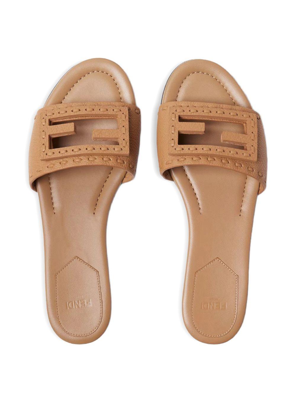 Baguette leather slides 8R8136 AQY2F1WYD FENDI 
