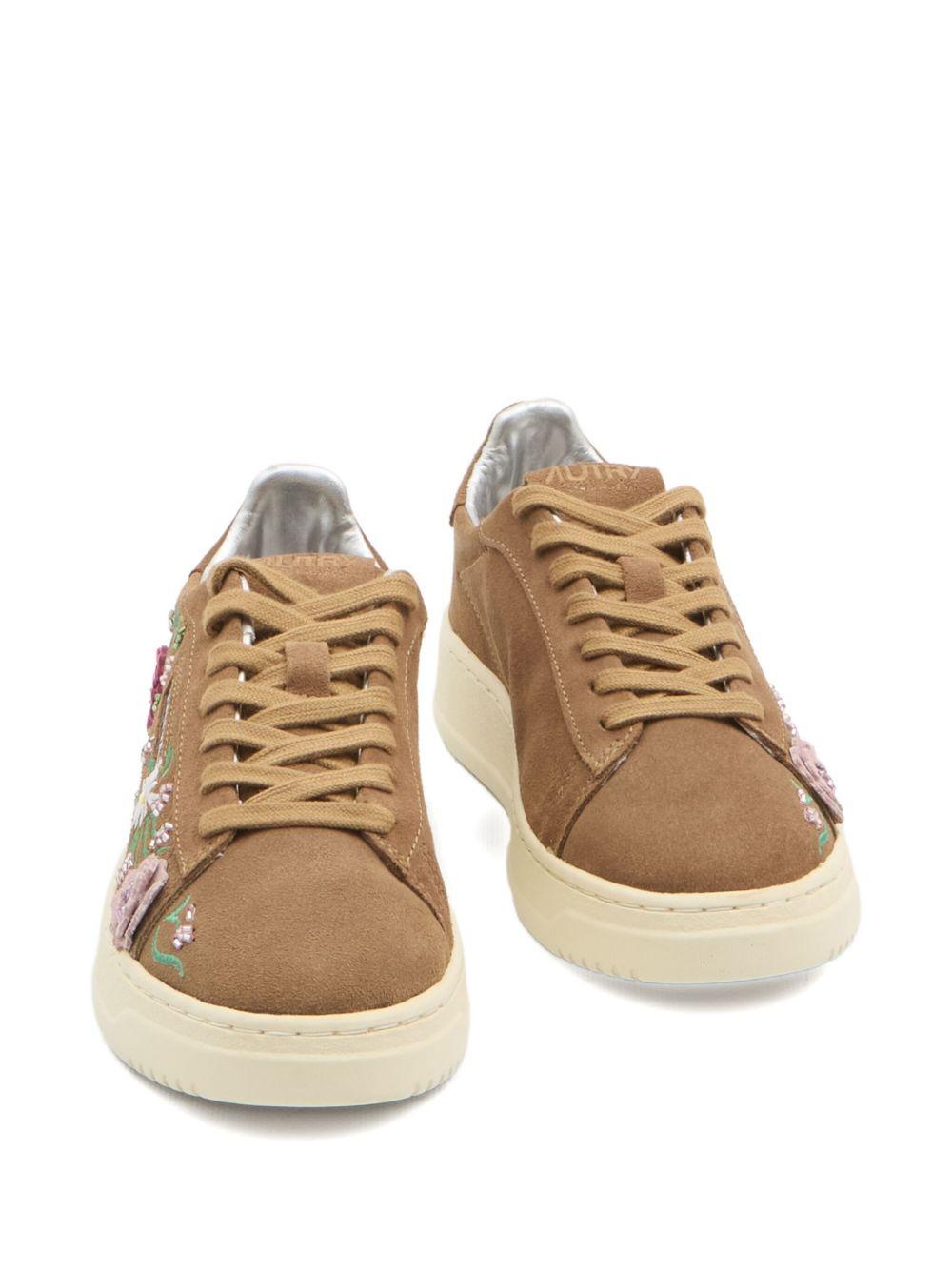 Autry Bloom collection<BR/>DALLAS LOW 'FLORAL' SNEAKERS IN BROWN SUEDE ADLW EY01SUEDE/EMBROCIGAR/PINK AUTRY 