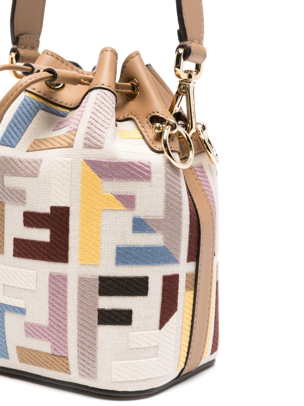  8BS093 AT13F1QHS FENDI 