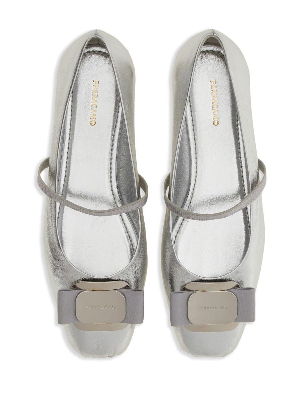 FERRAGAMO 01H345 ZINA769030SILVER FONDO BIANCO