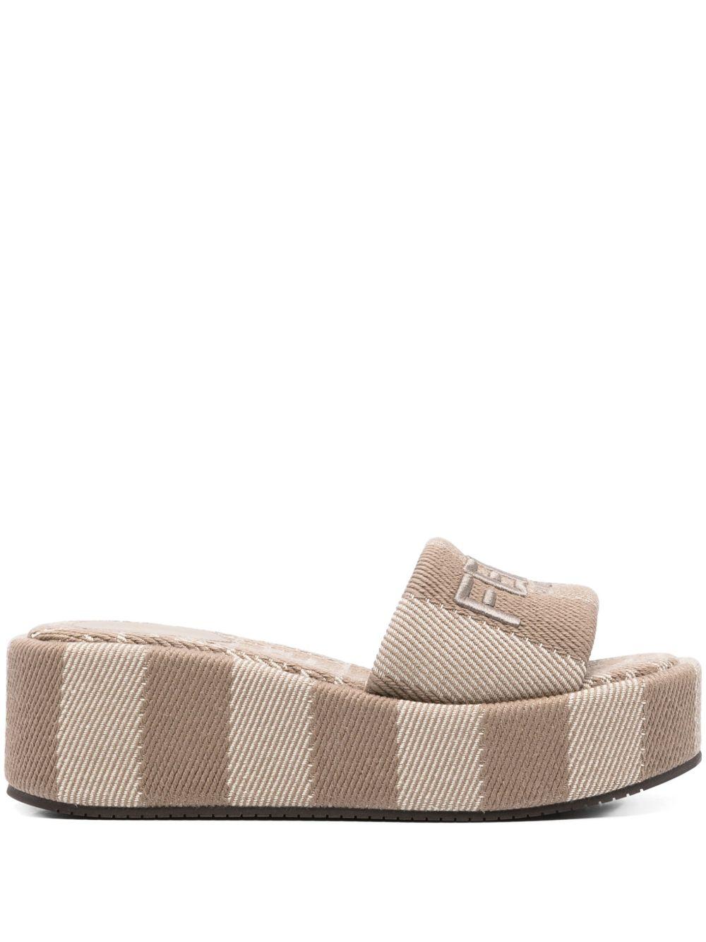 Logo-embroidered slides<BR/><BR/> 8R8515 ASB5F1STE FENDI 