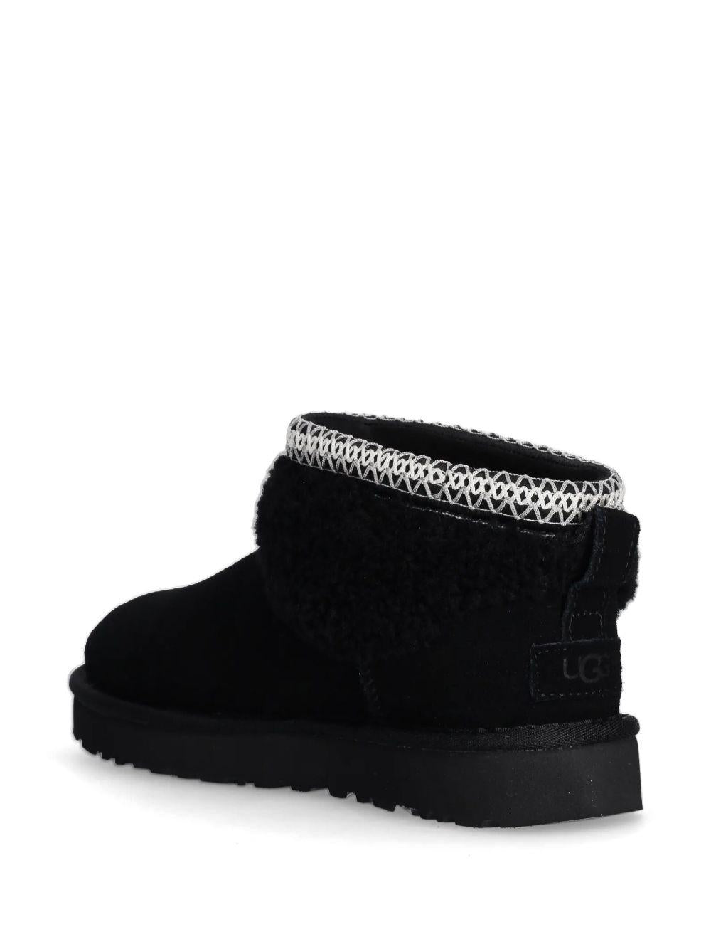 Classic Ultra Mini Maxi Curly 1158263 BLK UGG 