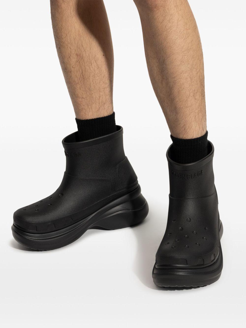 Ankle boots<BR/>x Crocs<BR/><BR/><BR/> 713679 W1S8E1000 BALENCIAGA 