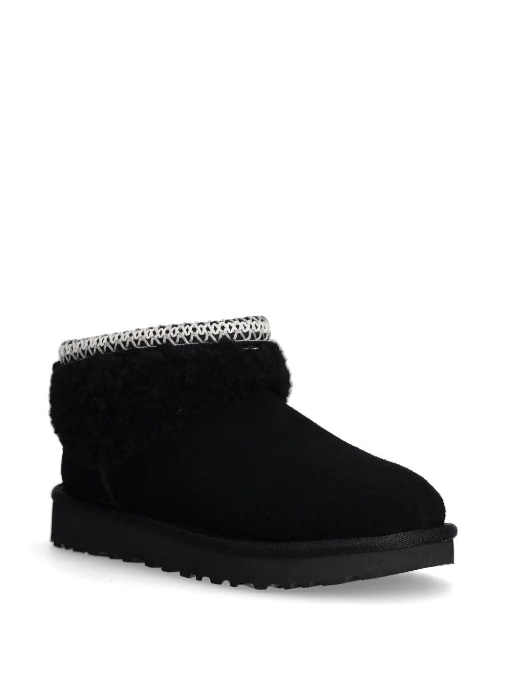 Classic Ultra Mini Maxi Curly 1158263 BLK UGG 