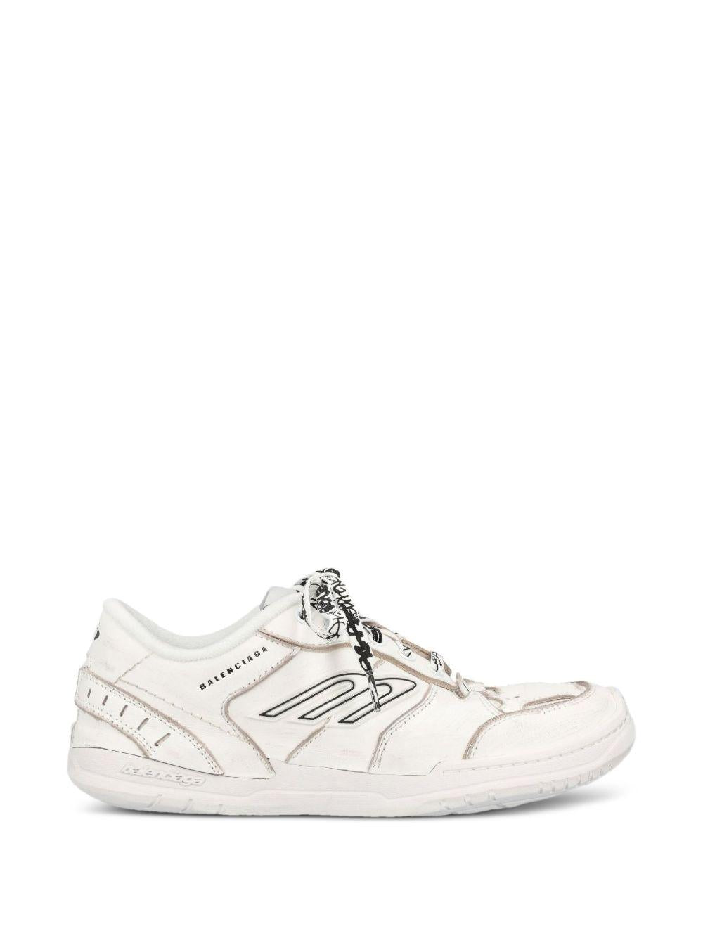 Hamptons Medium Worn-out Sneaker 841763 WCURS9000 BALENCIAGA 