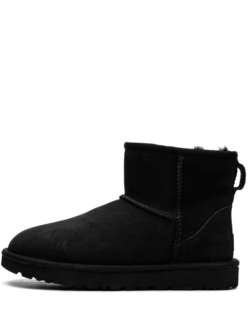 Classic Mini II boots 1016222 BLK UGG 