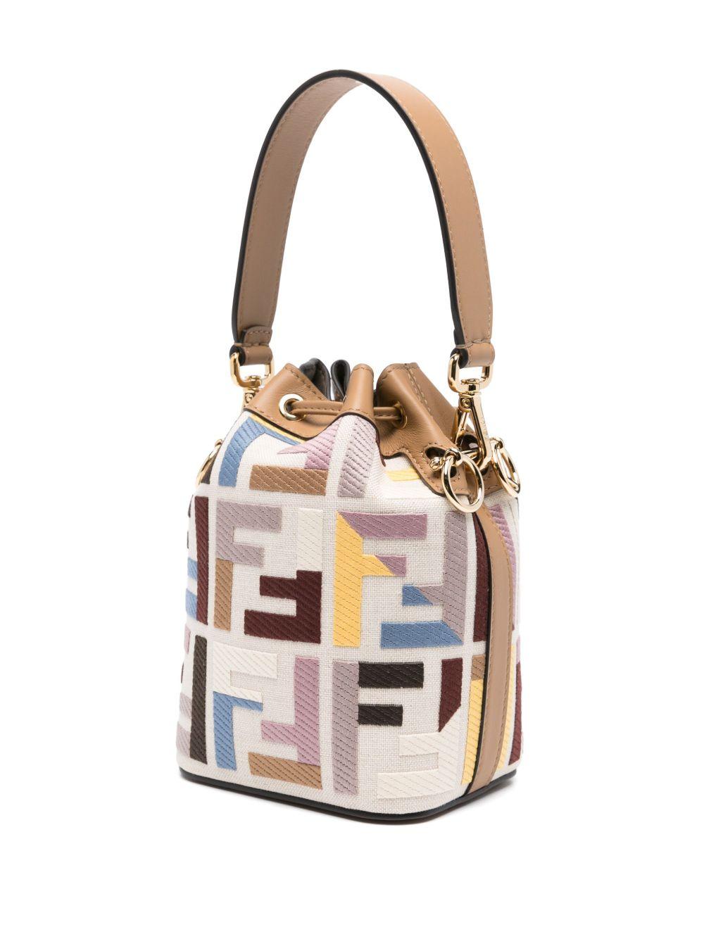  8BS093 AT13F1QHS FENDI 