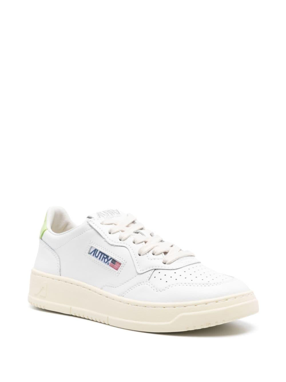 Medalist leather sneakers<BR/><BR/><BR/> AULW LL60LEAT/LEAT WHT/SNAP GRN AUTRY 