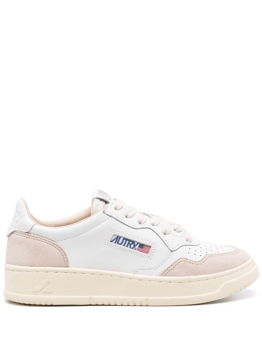 MEDALIST LOW SNEAKERS IN WHITE LEATHER AULW LS33WHITE AUTRY 