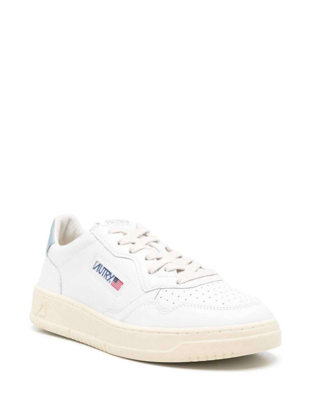 Medalist low sneakers AULM LL79WHT/SLV BLUE AUTRY 
