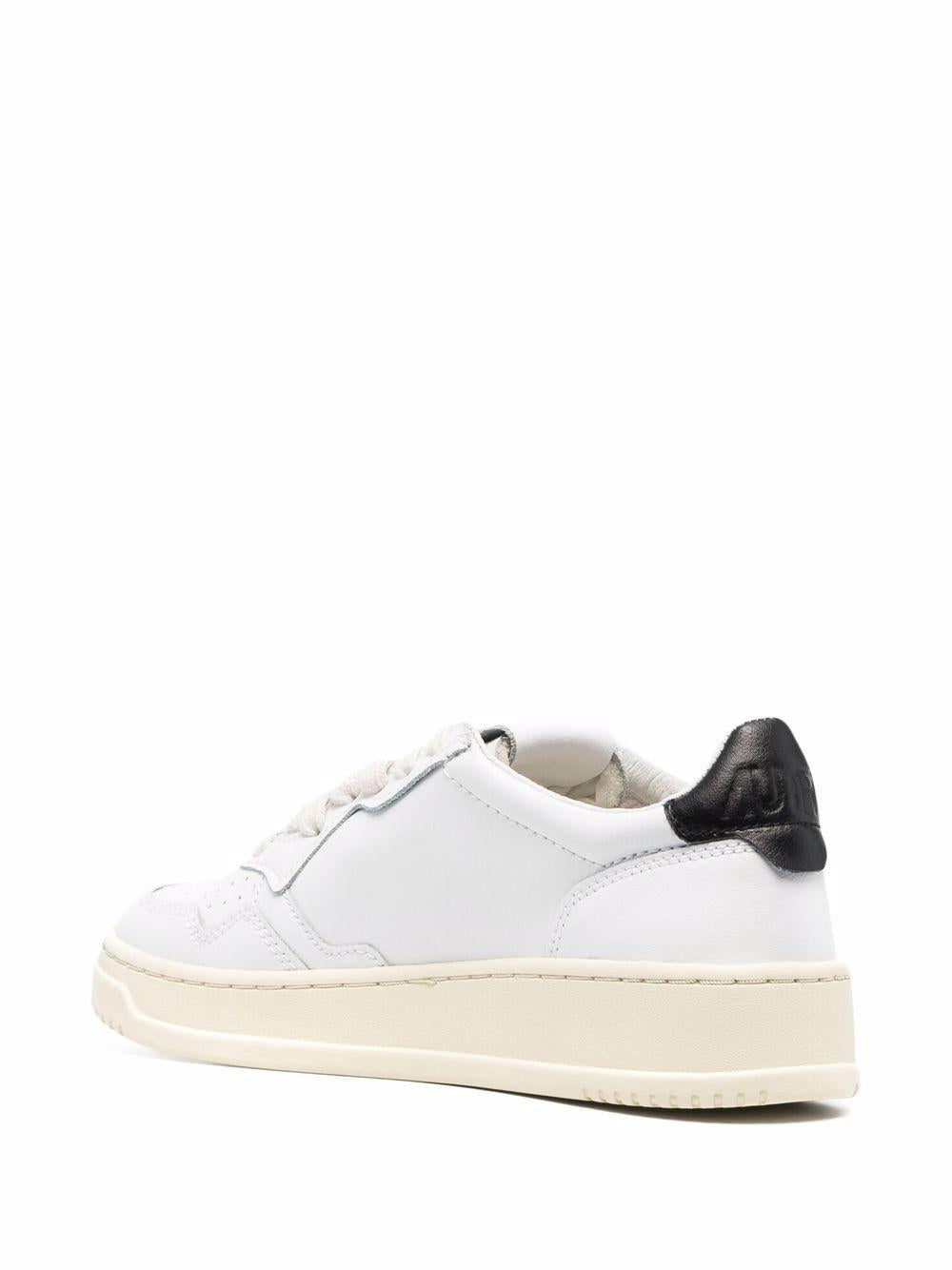 Medalist sneakers AULW LL22WHT/BLACK AUTRY 