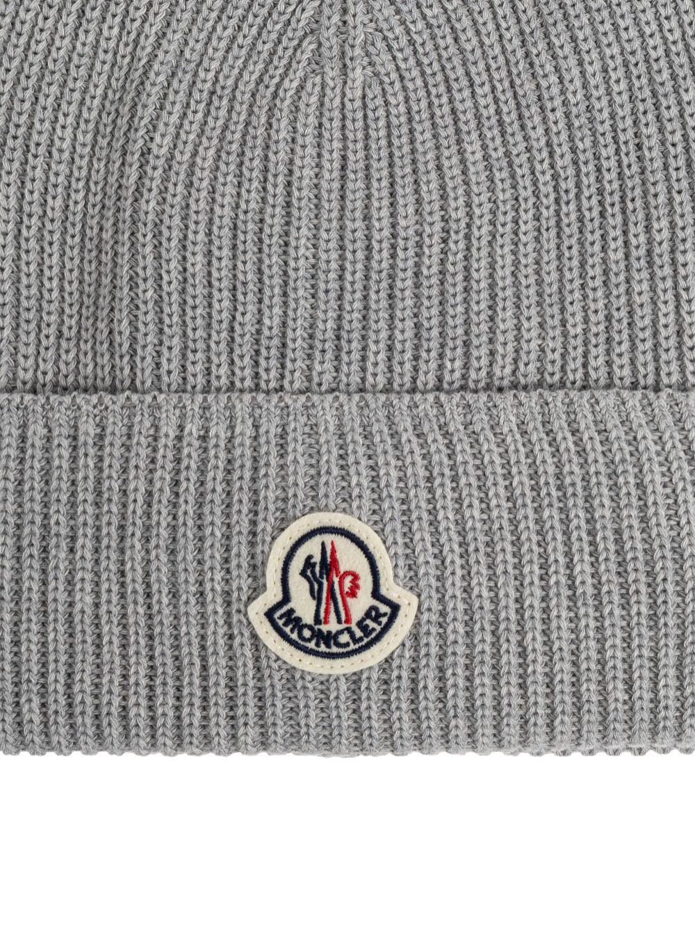 Logo-patch beanie<BR/><BR/><BR/> K10913B00028 M1367985 MONCLER 