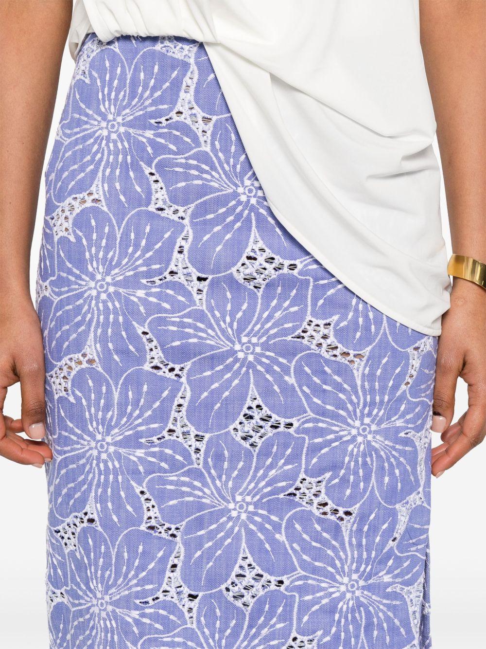 Foral-embroidered midi skirt<BR/><BR/> 78AAE319 NR005325 GENNY 