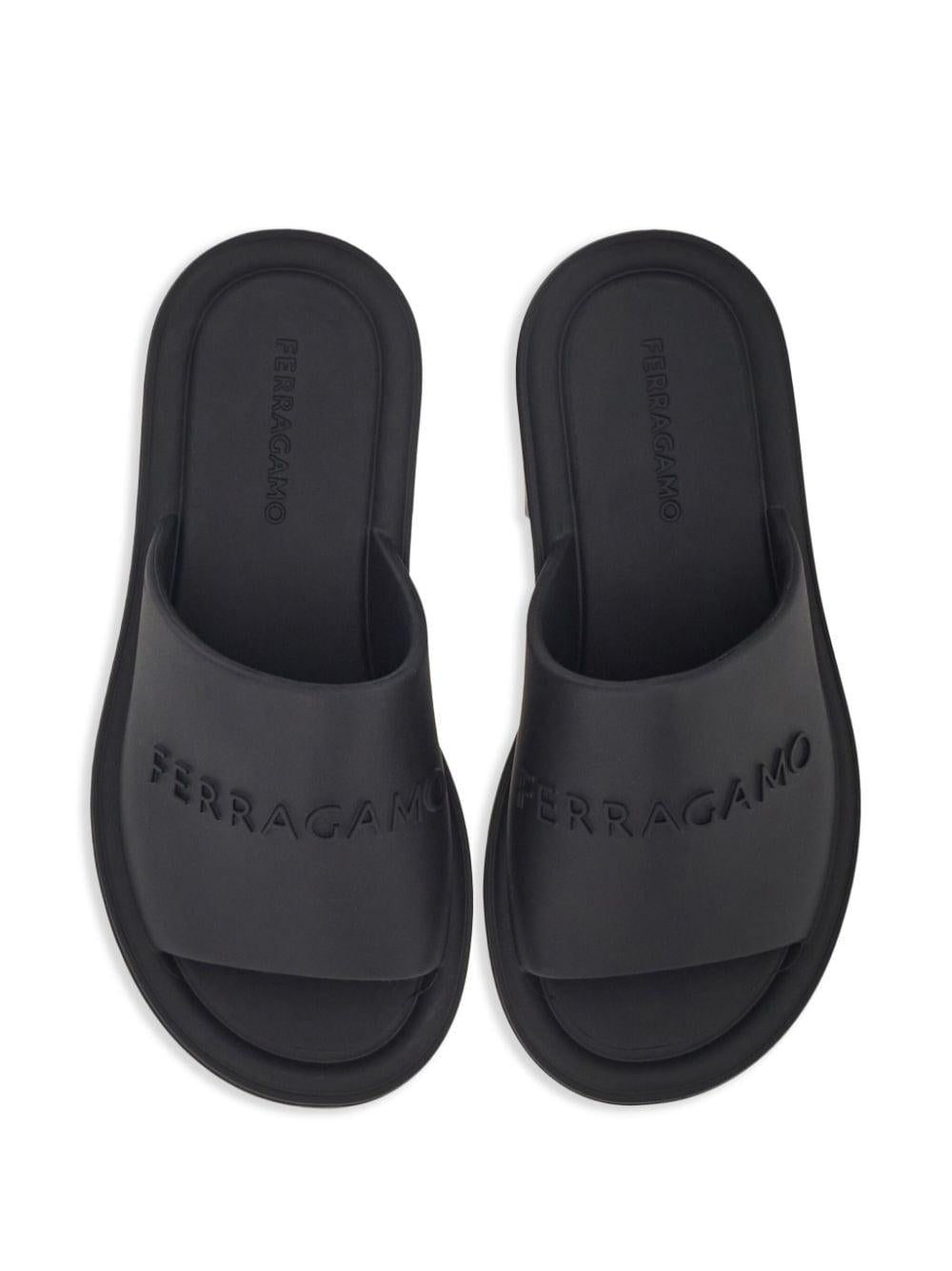 Logo-embossed sandals GIUNEVA 021678NERO FERRAGAMO 