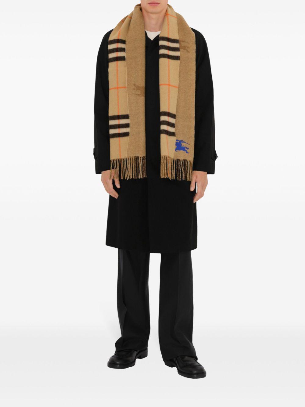 Reversible check cashmere scarf<BR/><BR/><BR/> 8094710 B9719 BURBERRY 