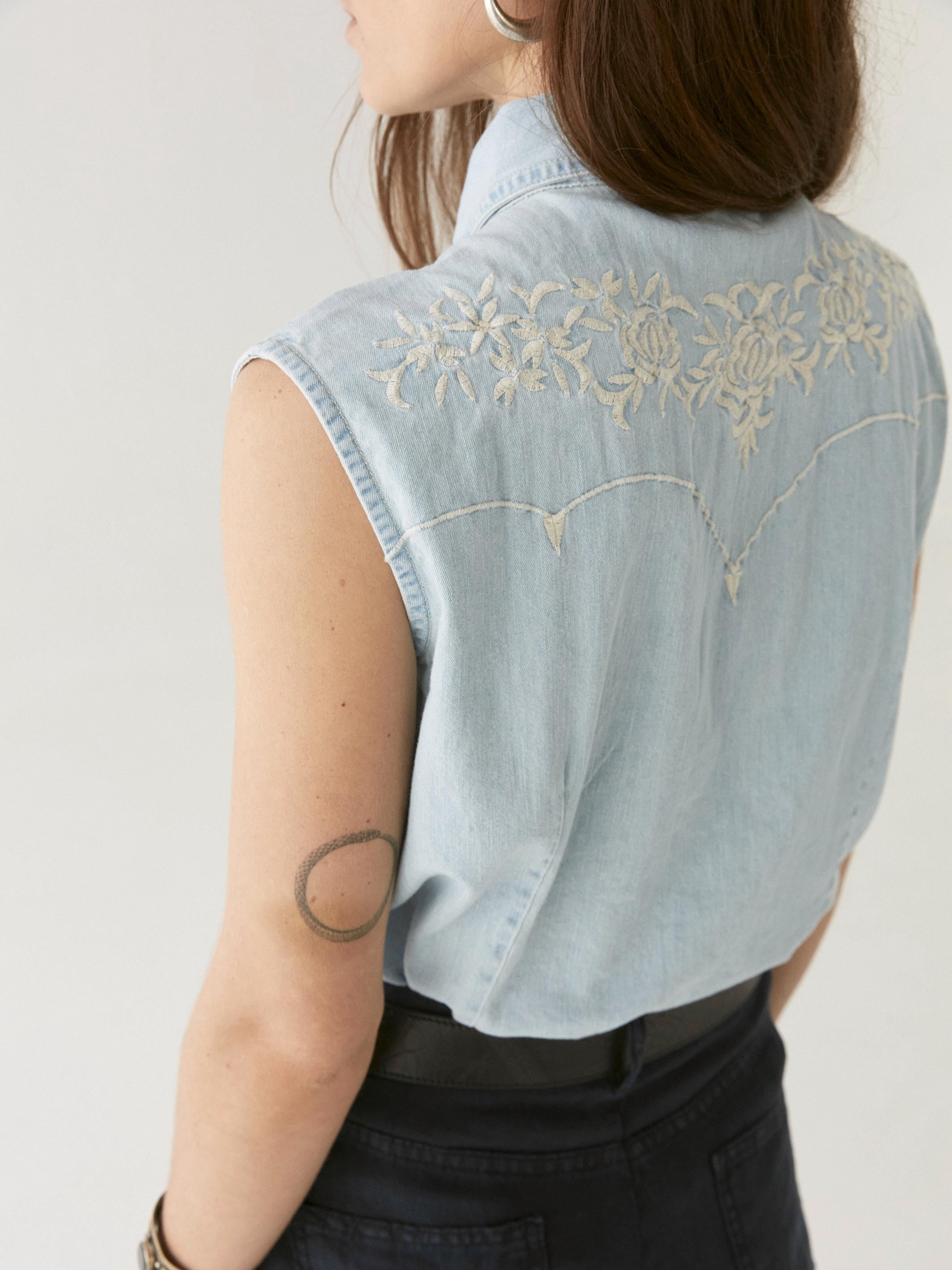 Dallas Blouse DALLAS MUSTANG BLUE MAISON HOTEL 