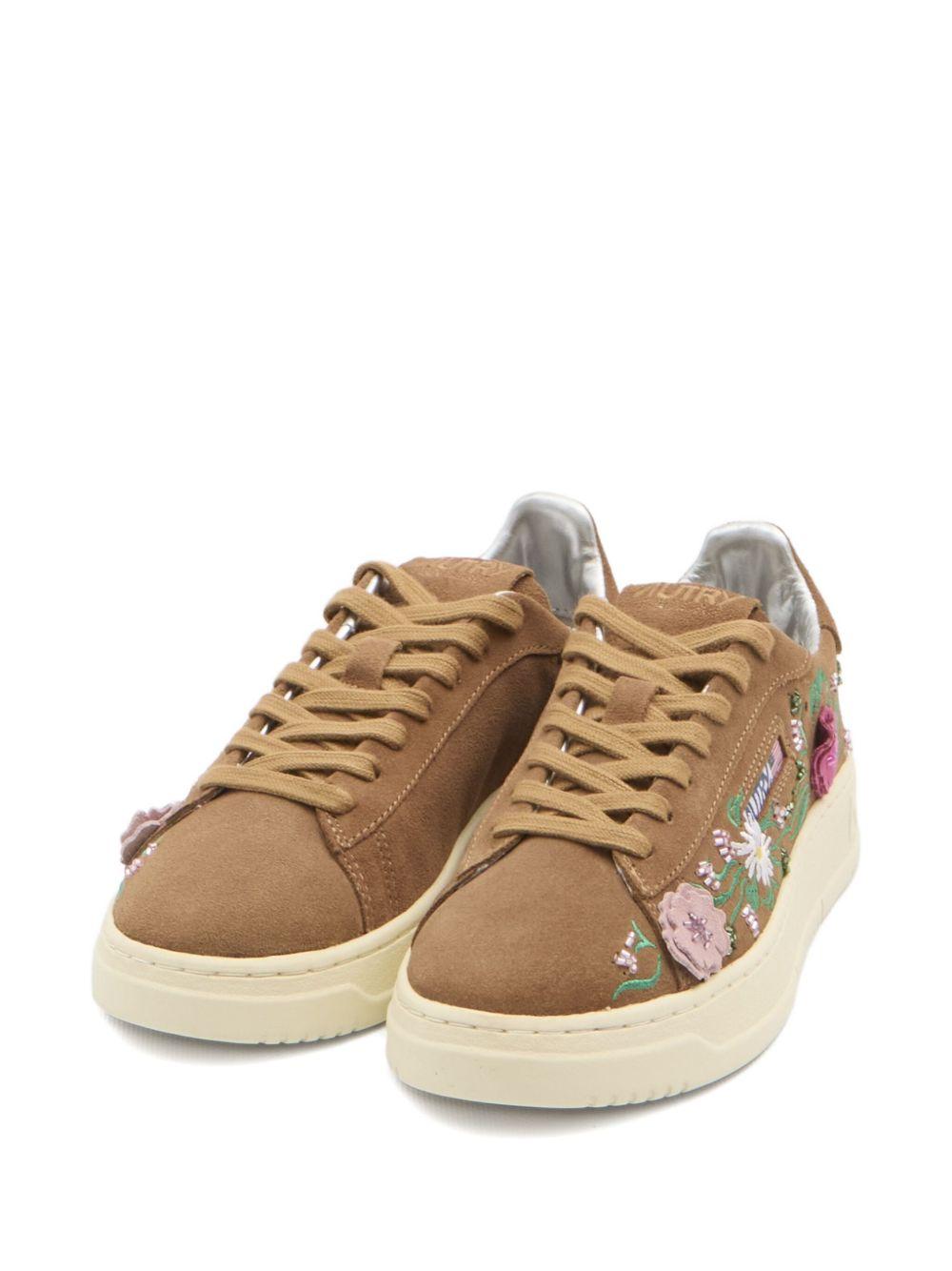 Autry Bloom collection<BR/>DALLAS LOW 'FLORAL' SNEAKERS IN BROWN SUEDE ADLW EY01SUEDE/EMBROCIGAR/PINK AUTRY 
