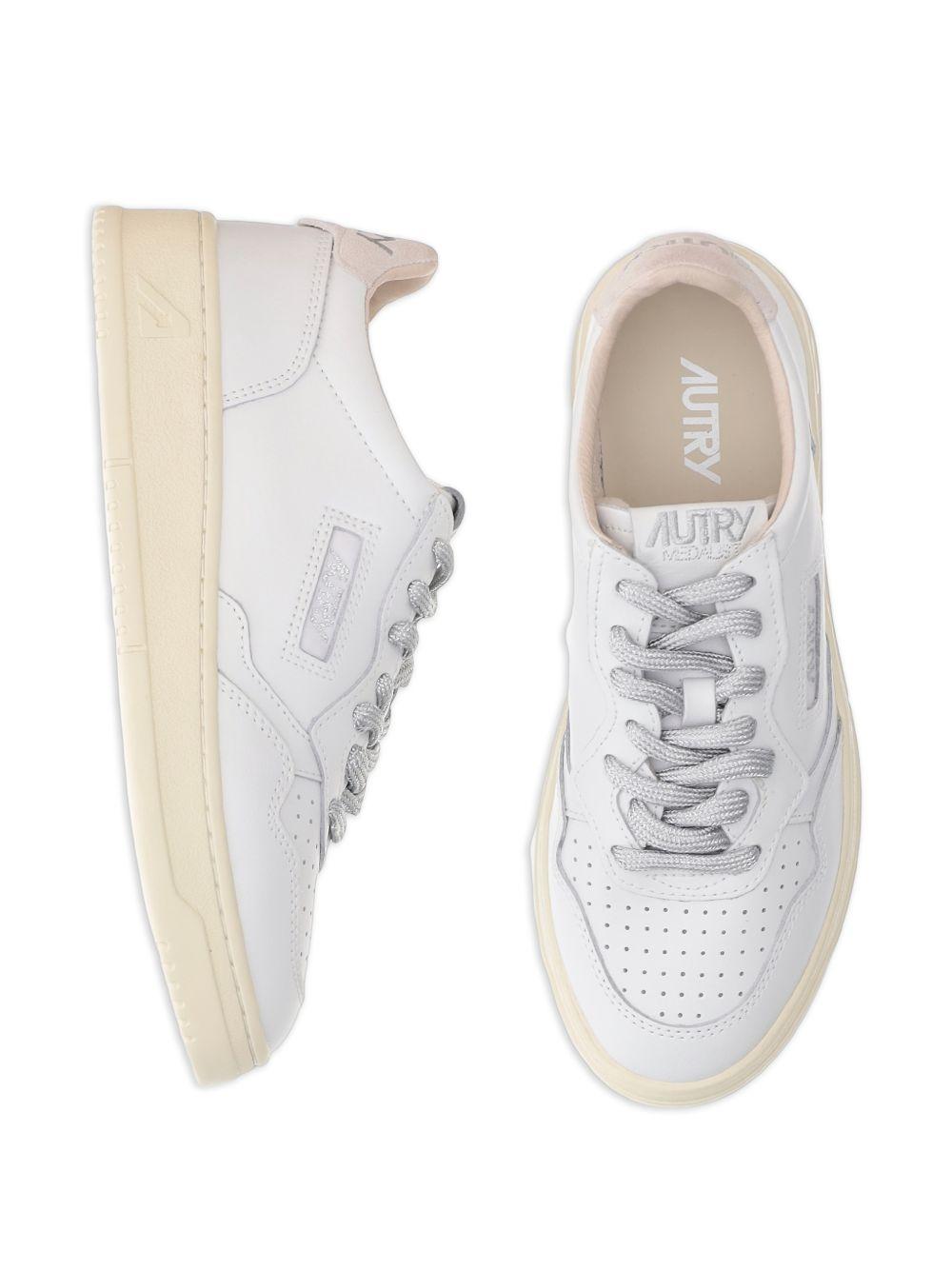 Medalist Low sneakers AULW SW02WHITE/SILVER AUTRY 