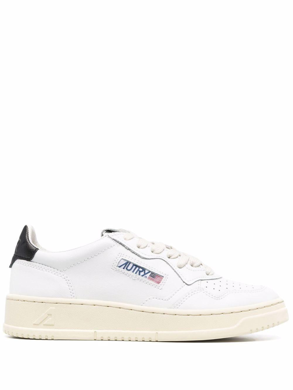 Medalist sneakers AULW LL22WHT/BLACK AUTRY 