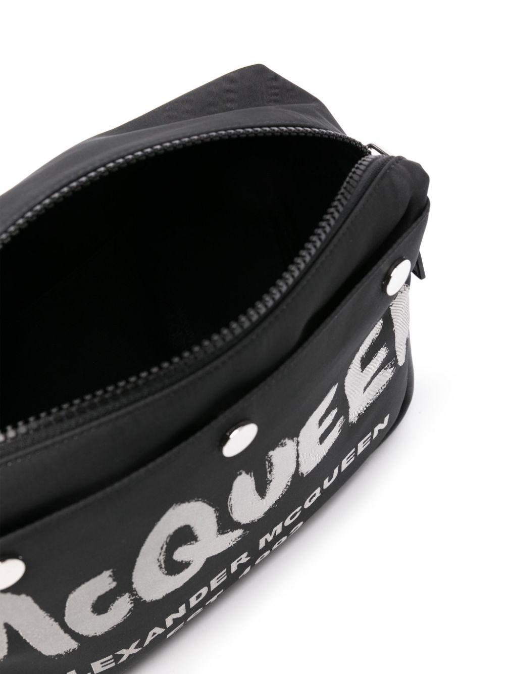 Logo-print messenger bag<BR/><BR/><BR/> 791772 1AAS31095 ALEXANDER MCQUEEN 