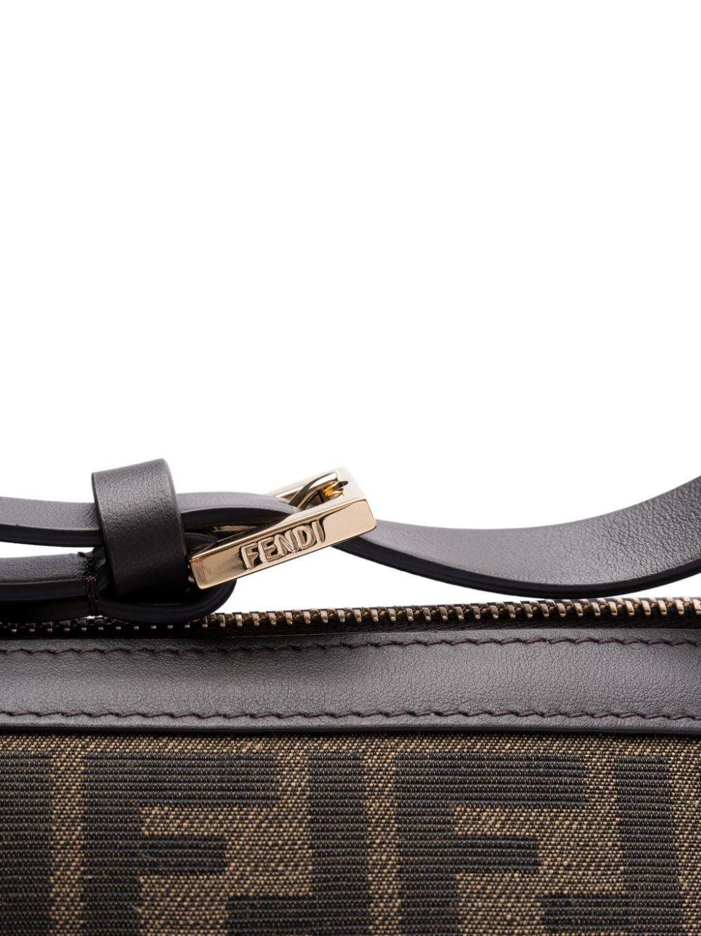  8BR829 AFPMF1GL7 FENDI 