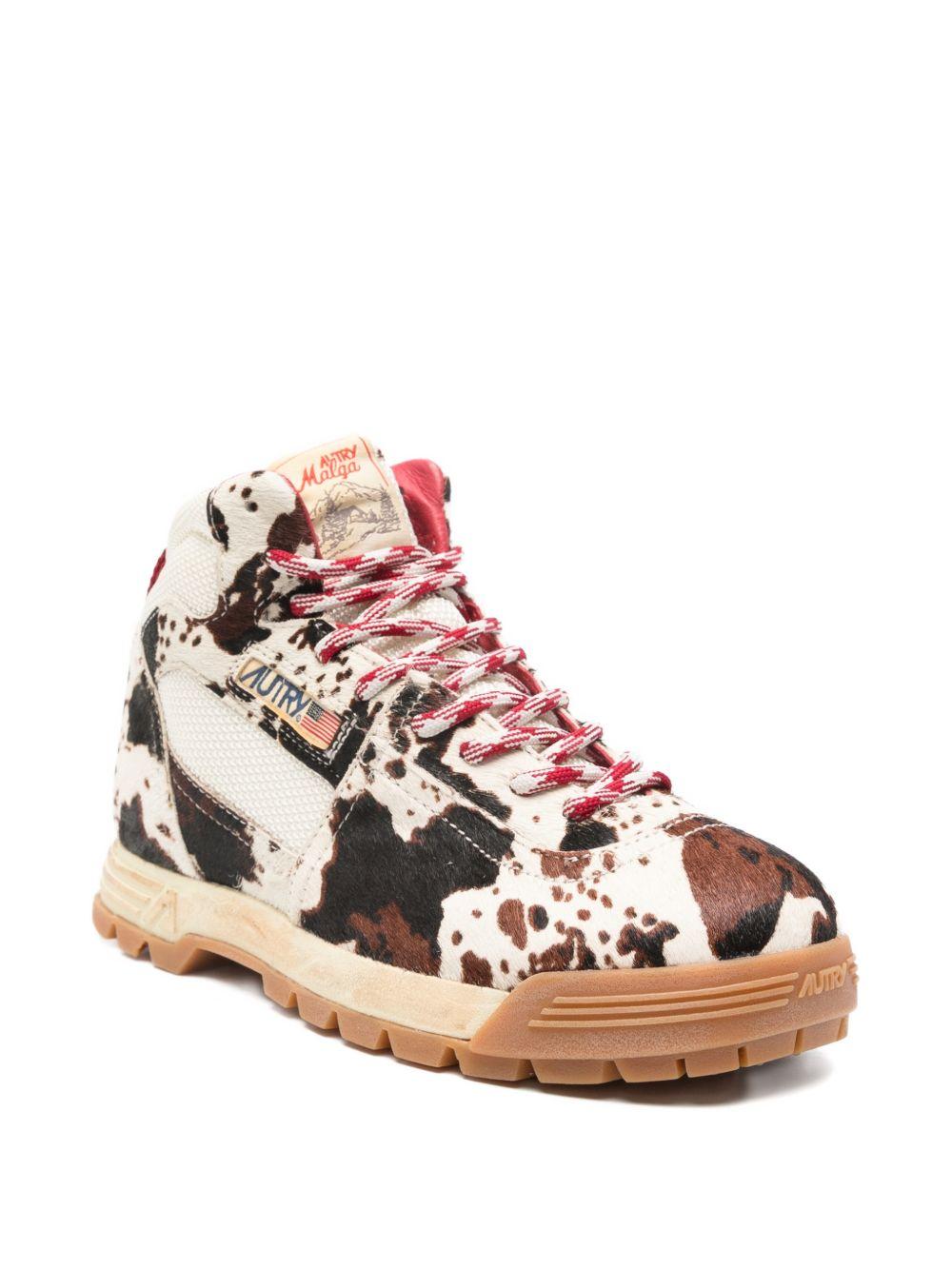 MARSHMALLOW AND BROWN HORSE-EFFECT MALGA HBMW PF01BROWN/MARSH AUTRY 