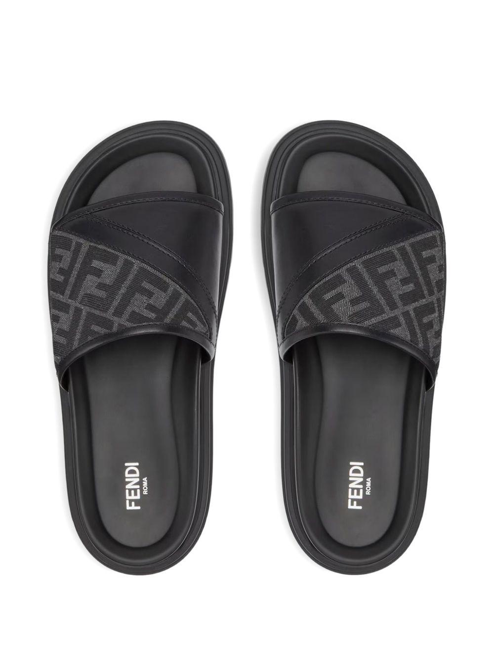 Diagonal Slides 7X1674 AF5TF1OOG FENDI 