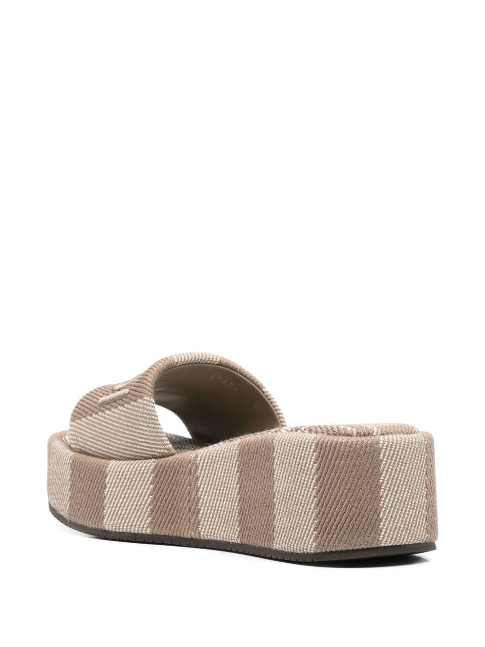 Logo-embroidered slides<BR/><BR/> 8R8515 ASB5F1STE FENDI 
