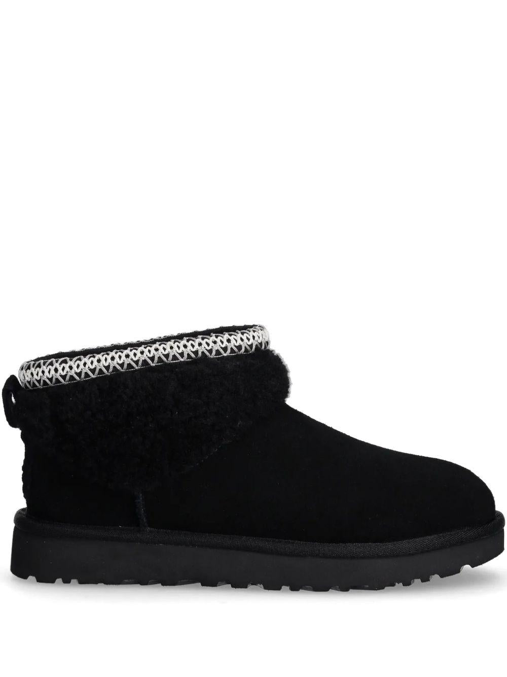Classic Ultra Mini Maxi Curly 1158263 BLK UGG 