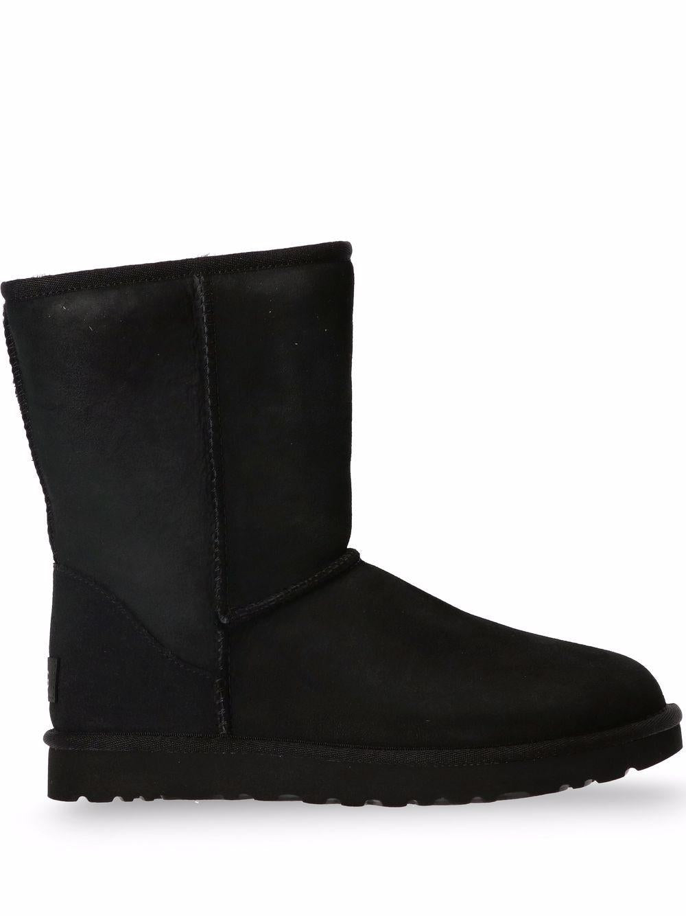 Classic Short ll boots<BR/><BR/><BR/> 1016223 BLK UGG 