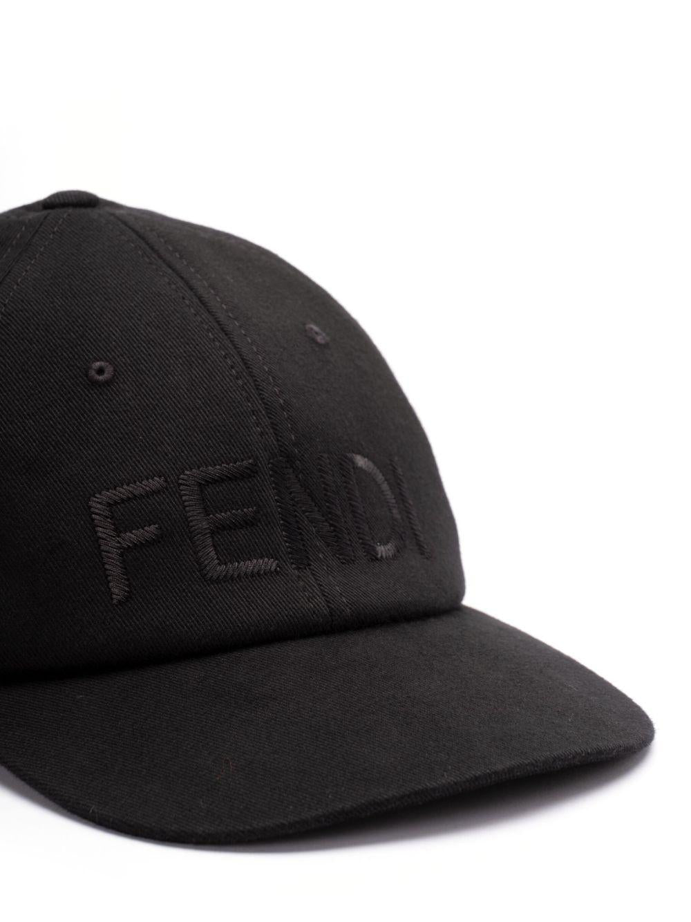Logo-embroidered baseball cap<BR/><BR/> FXQ969 AU3QF0QA1 FENDI 
