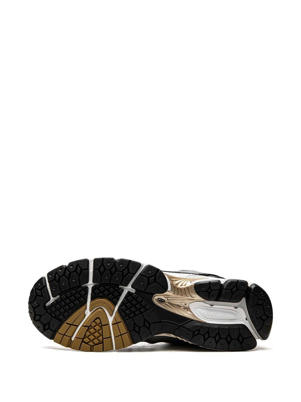 1906R "White/Gold" sneakers<BR/><BR/> M1906RA WHITE/VINTAGE GOLD/BLACK NEW BALANCE 